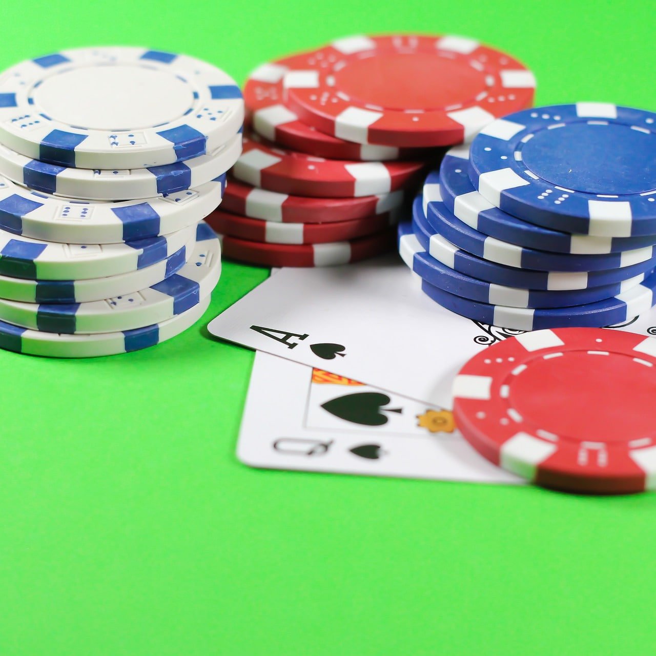 Mobile view of bet100 ph app with sportsbook and live casino